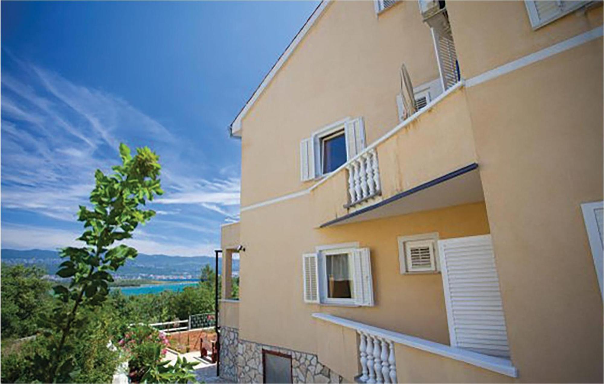 1 Bedroom Beautiful Apartment In مالينسكا المظهر الخارجي الصورة